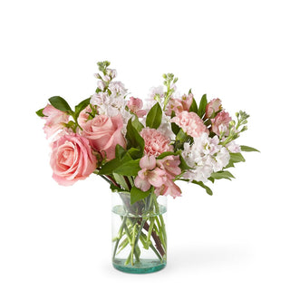 Pink roses in a clear vase, flower delivery in Richmond Hill, Whitby, Oshawa, Toronto, Brampton. Best florist in Toronto.