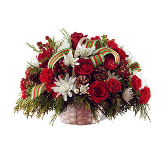 Beautiful Christmas centerpiece designed by Yunza Florist Toronto for the festive season