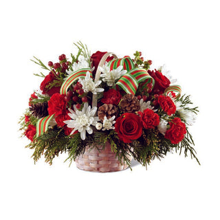 Beautiful Christmas centerpiece designed by Yunza Florist Toronto for the festive season